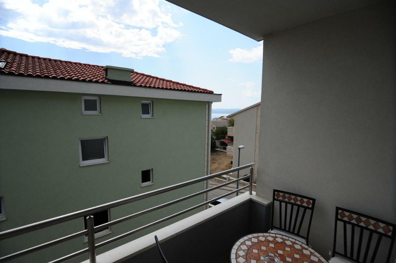 Apartments Knezevic Макарска Экстерьер фото